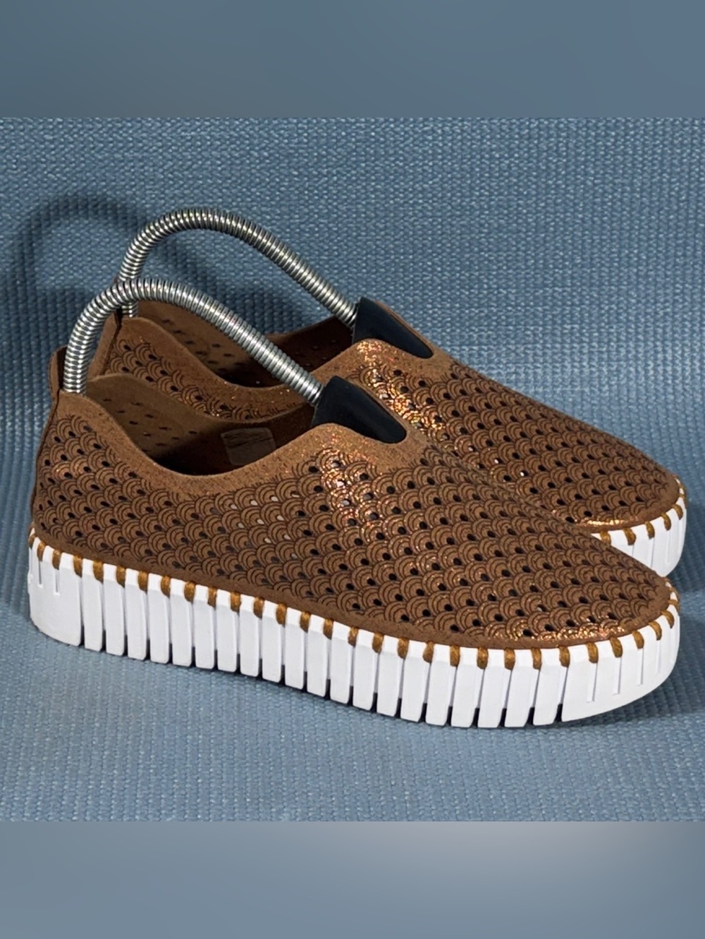 Ilse Jacobsen Tulip 3373 Platform Shimmery Bronze Slip-on Shoes Women Size 6 US